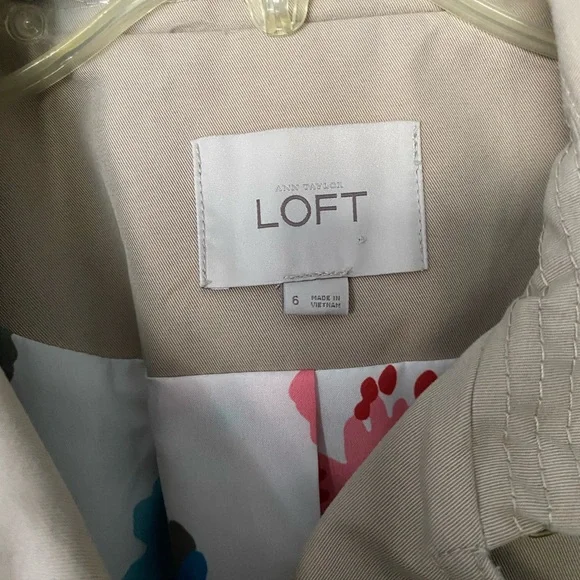 LOFT • Ann Taylor Modern Double-Breasted Trench Coat Size 6 - Picture 5 of 7